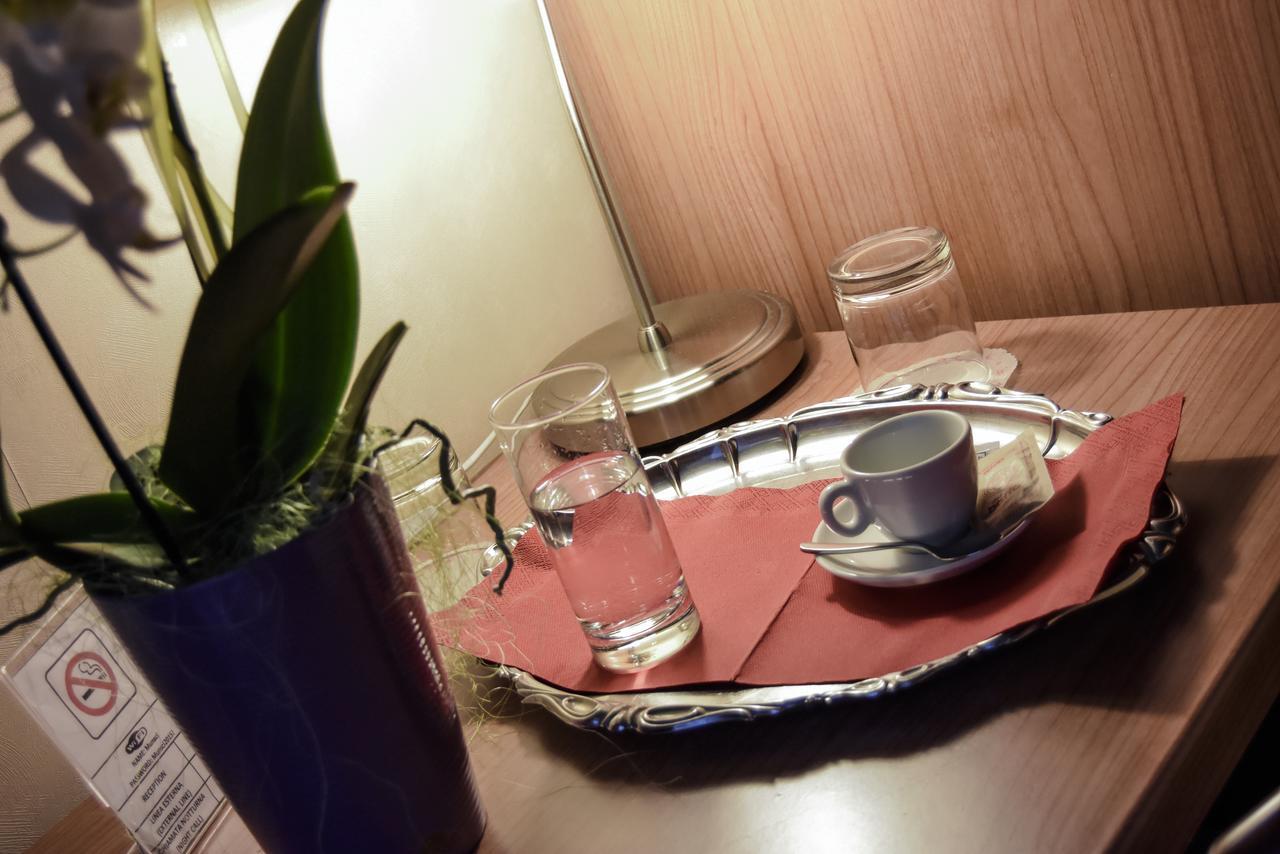Albergo Munsci' Rovello Porro ภายนอก รูปภาพ