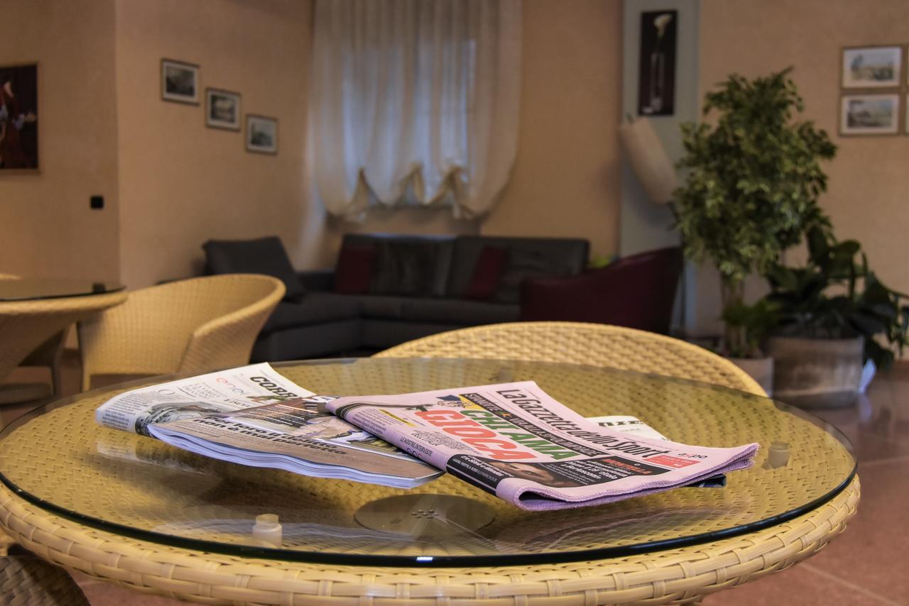 Albergo Munsci' Rovello Porro ภายนอก รูปภาพ